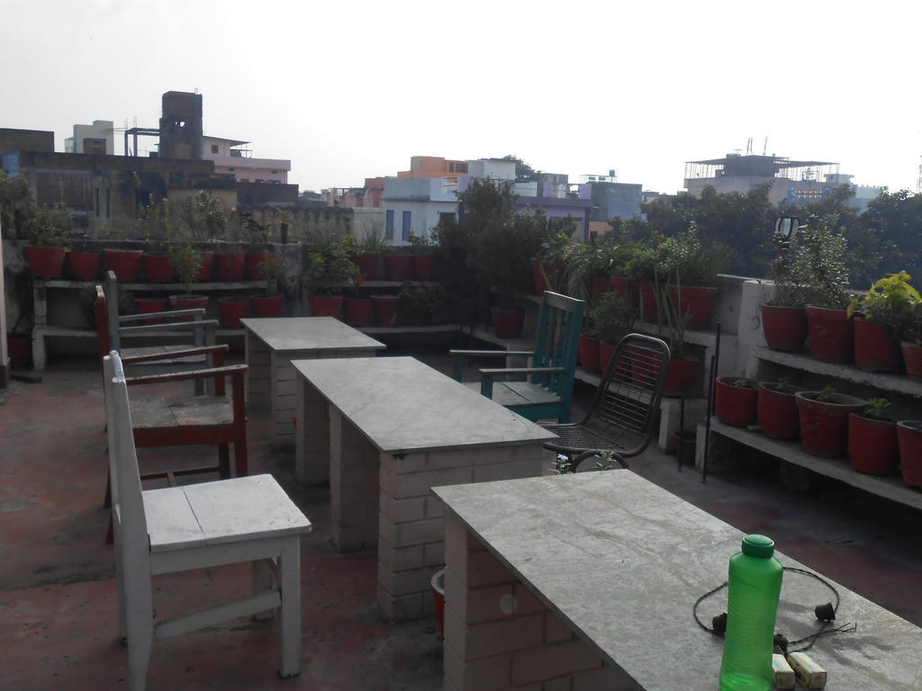 Hotel Sonmony Varanasi Exterior photo